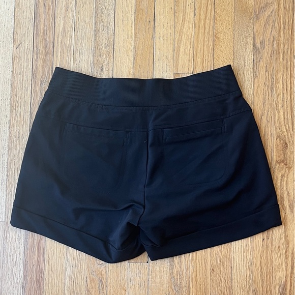 Athleta Midtown 4" Shorts SIZE XS - Picture 3 of 4